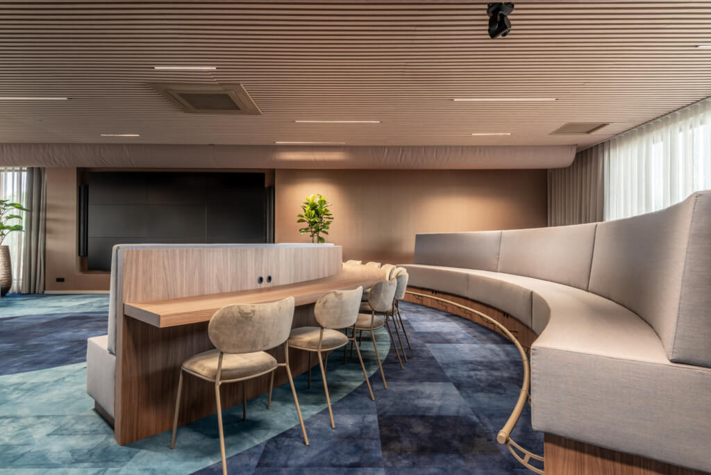 maatwerk werkplekken boardroom kantoor