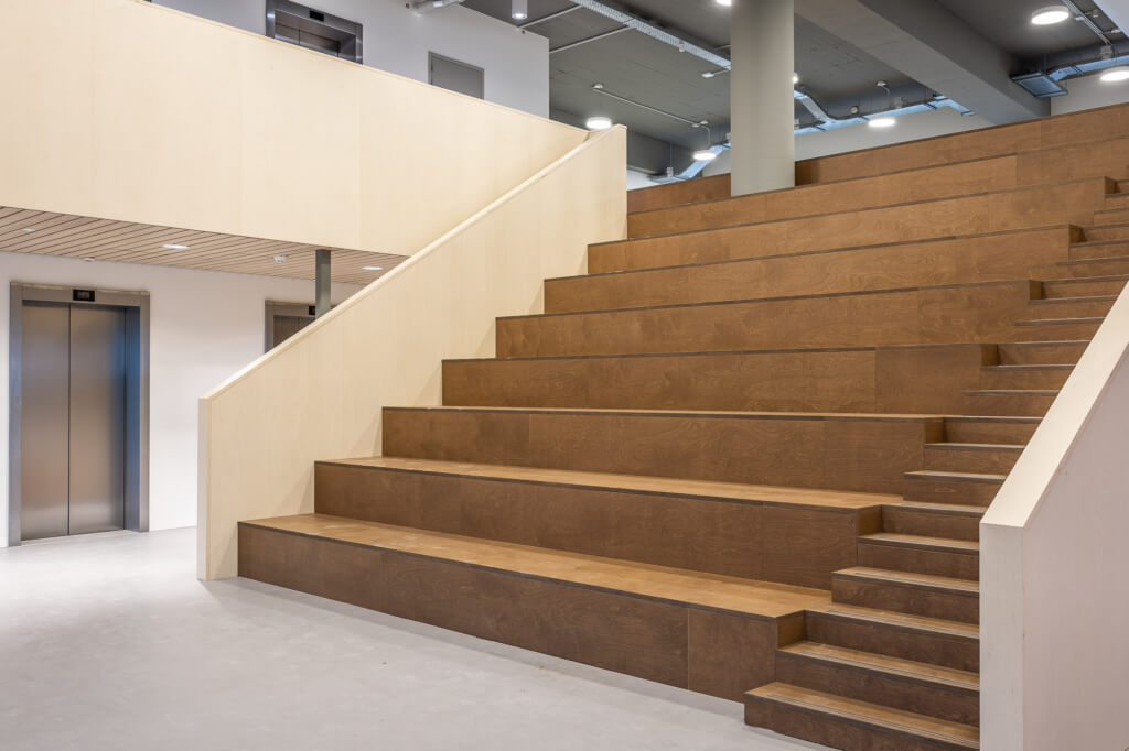 rotterdam tribune trap op maat
