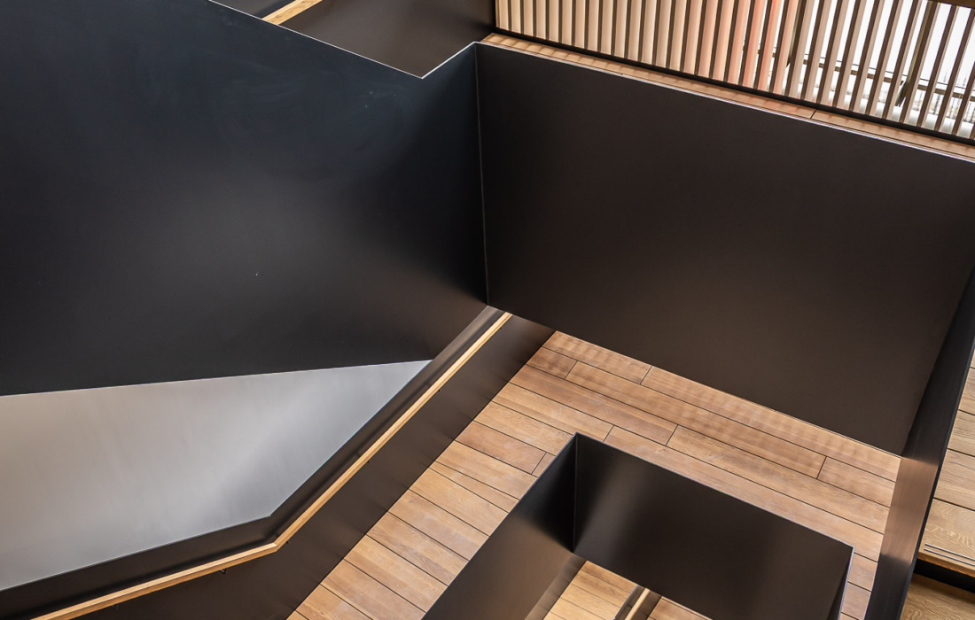 houten trapbekleding kantoor