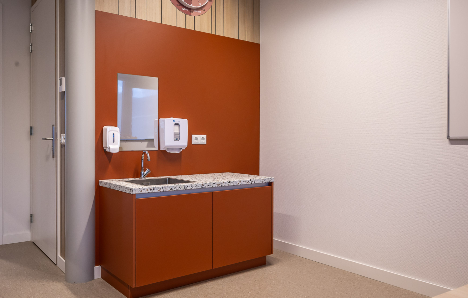 kleurrijke pantry voor basisschool