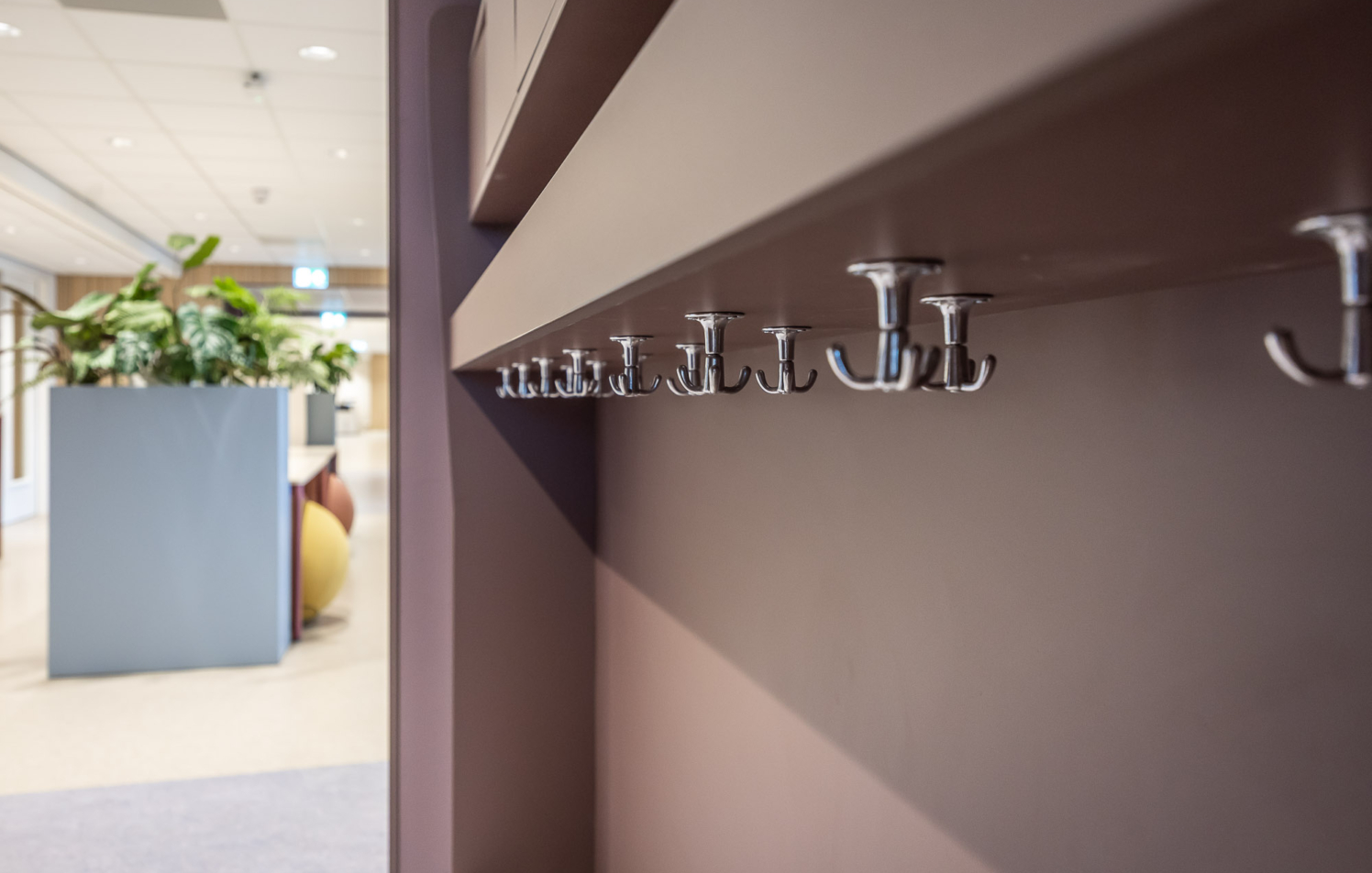 garderobehaak in maatwerk garderobemeubel