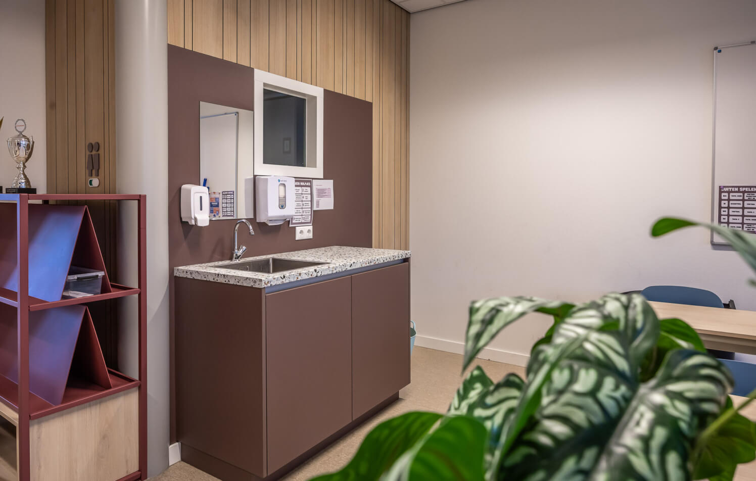 moderne greeploze pantry voor basisschool